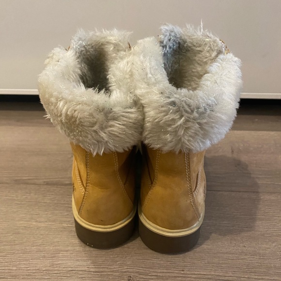 Timberland women’s boots with fur - Picture 3 of 8